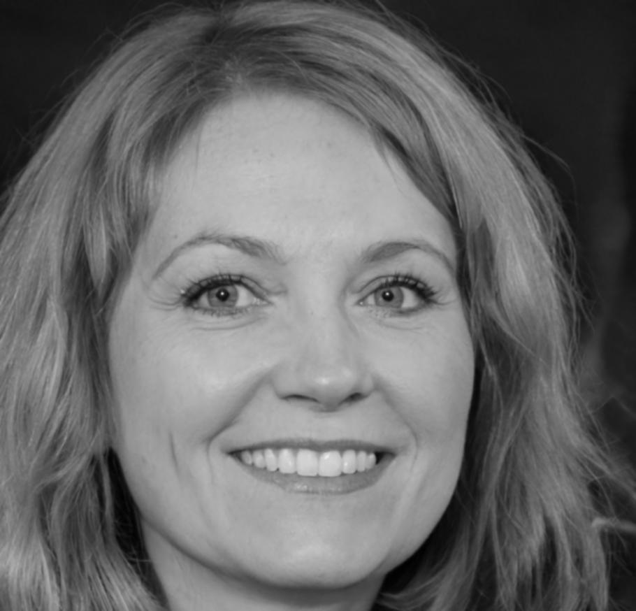 Sarah Mitchell, Founder and CEO of flarenquosiva